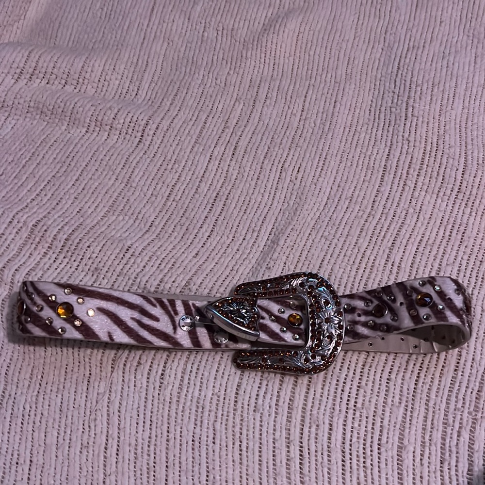 Bust down cowgirl belt